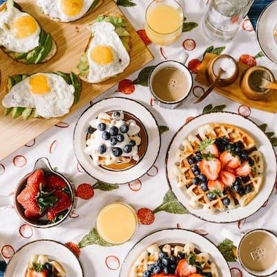 Why you should have a heavier breakfast, not dinner - Amazin' Graze Malaysia