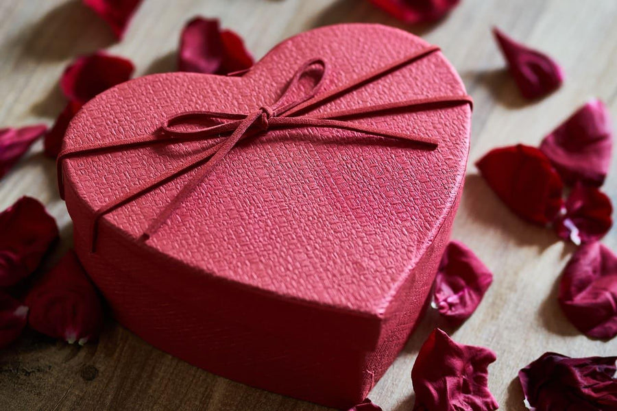 7 Best Valentine's Day Gifts to Make Them Feel Loved in 2023 - Amazin' Graze Malaysia